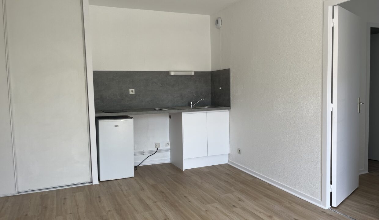 Lemoux Immobilier Agence Immobiliere Rennes Kitchenette